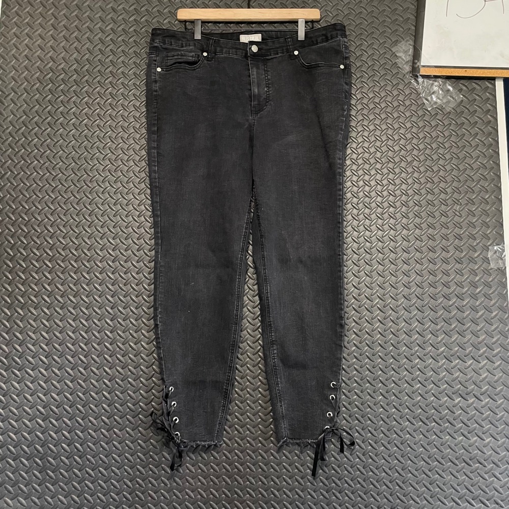 Falls Creek Black Denim Jeans Women's Size 20 Laced Side Cropped Ankle Casual
